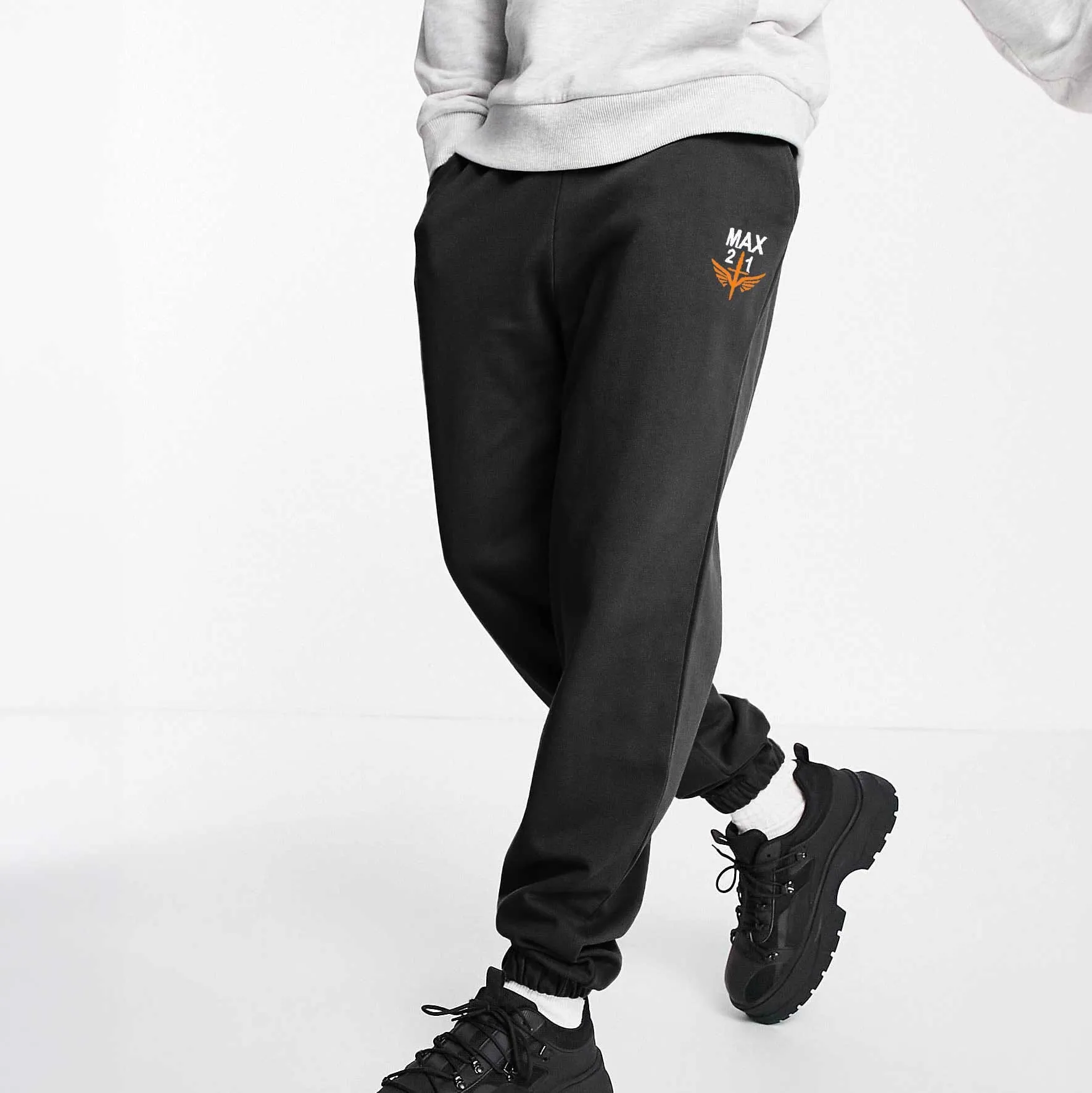 MAX 21 Men's Logo Embroidered Fleece Jogger Pants